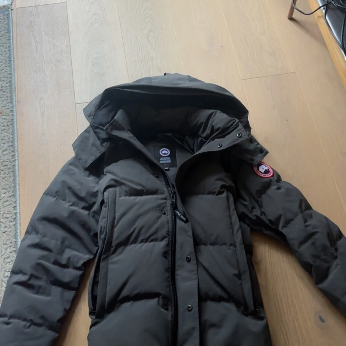 Svart dunjacka från Canada Goose