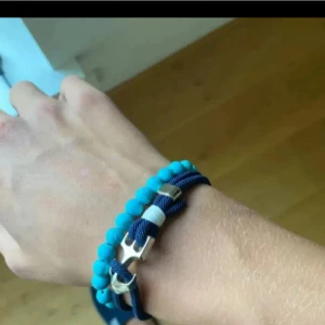 Två coola armband - Tja, säljer nu dessa två feta armbanden då dem aldrig kom till användning för mej, priset prutat och klart, dem är i ett extremt bra skicka. bara att höra av sig vid frågor o funderingar//Noah🙂