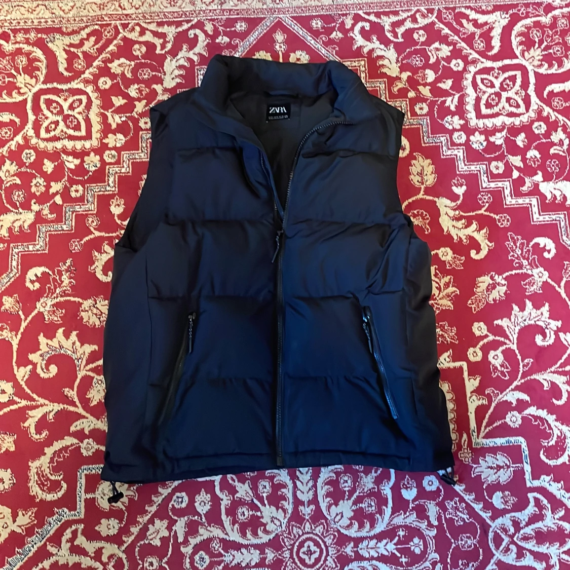 Svart dunväst från Zara