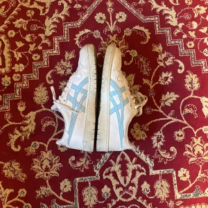 Asics skor Japan - Asics Japan skor, knappt använda:)