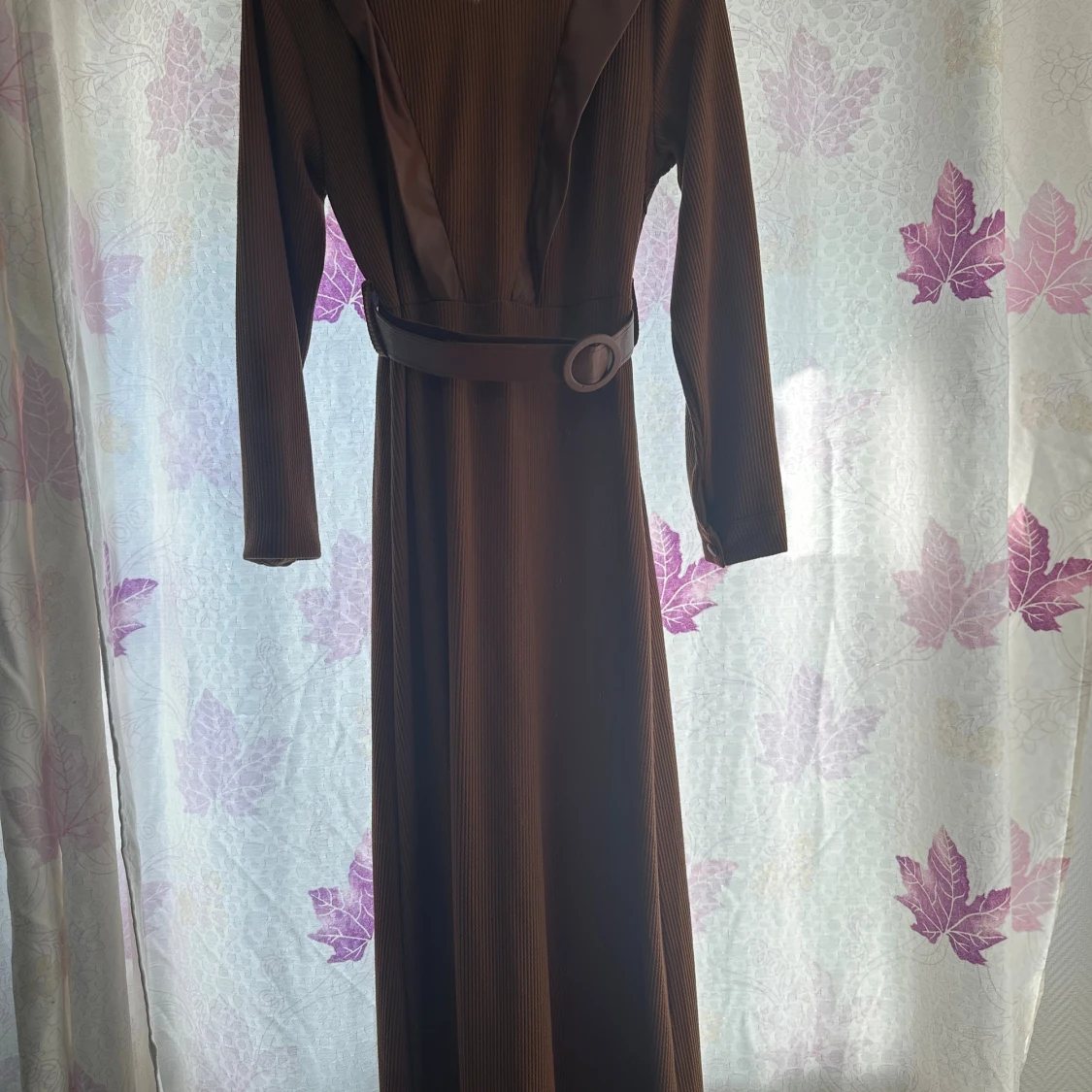 Brun långklänning med bälte