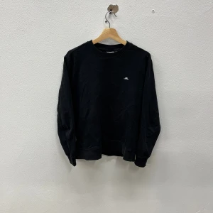 J.Lindeberg tröja  - Svart J.Lindeberg tröja | Storlek S | väldigt välvårdad | Hör av dig vid frågor eller funderingar🤩!