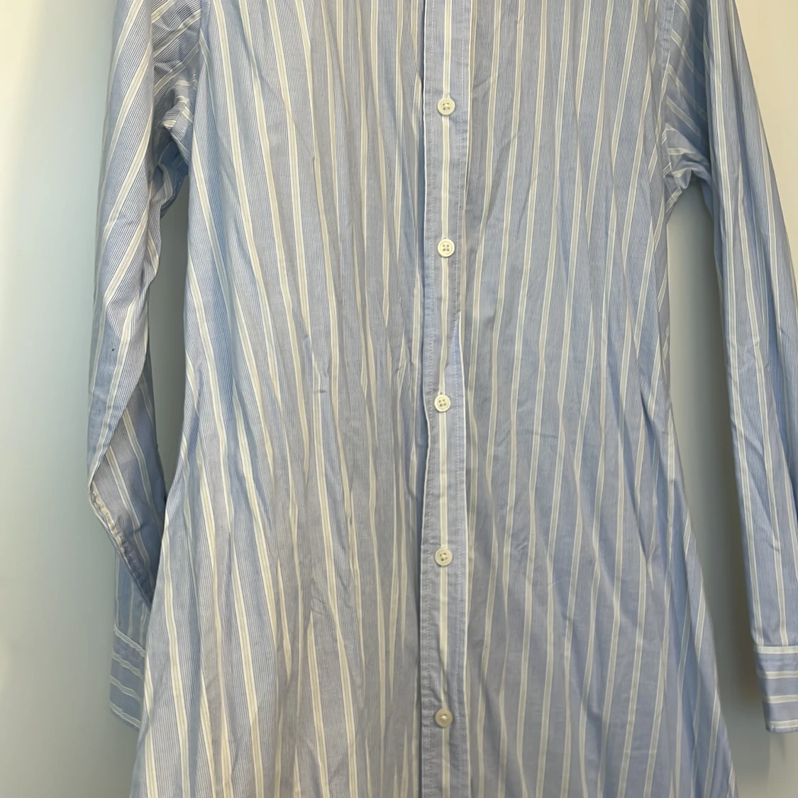 Blåvit randig skjortklänning - 3