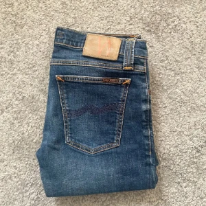 Nudie Bulk - 3 par Nudie Jeans i bulk! Pris: 799kr (prutbart). Storlekar: W28-29 Kan gå ner i pris vid snabb affär! Skriv innan du köper