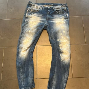G-star jeans - Sjukt feta G-star raw jeans. Toppskick, 9/10, inga defekter. Storlek 31. Pris kan självklart diskuteras! 😁✌🏼