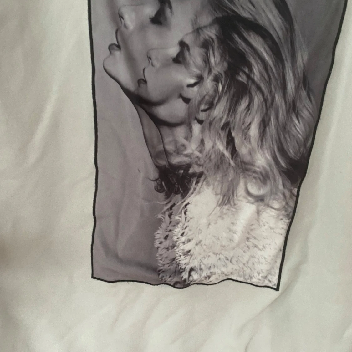 Grå sweatshirt från Limitato x Riocam - 1