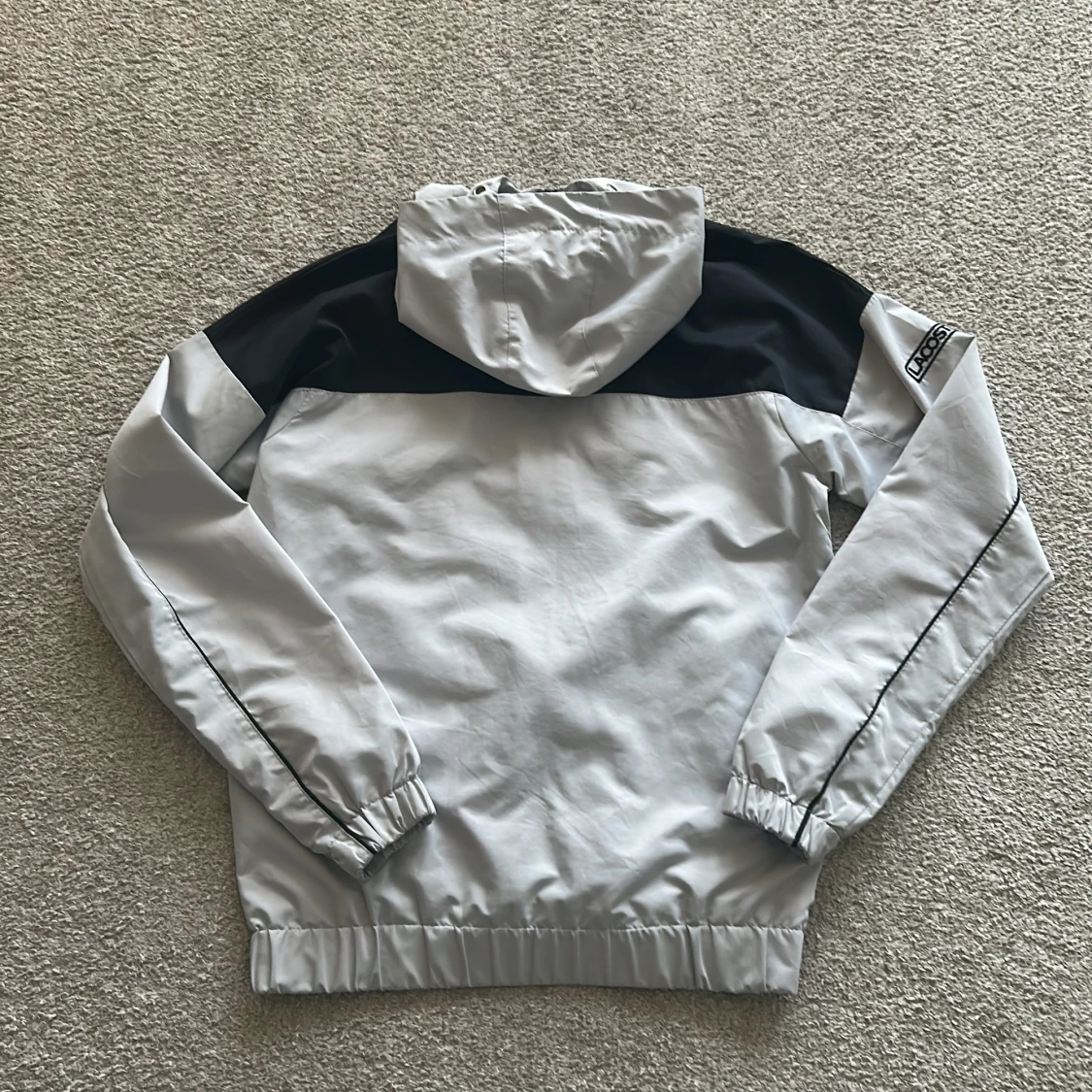 Lacoste grå och svart tracksuit - 1