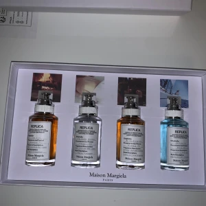 Maison Margiela parfymset - Maison Margiela parfymset som är användbar och kan ges ut som en riktigt fin gåva även. Kommer i original förpackning och endast testats för att känna doften. Det är 4x 30ml och enstaka flaskor kan även köpas tack! 