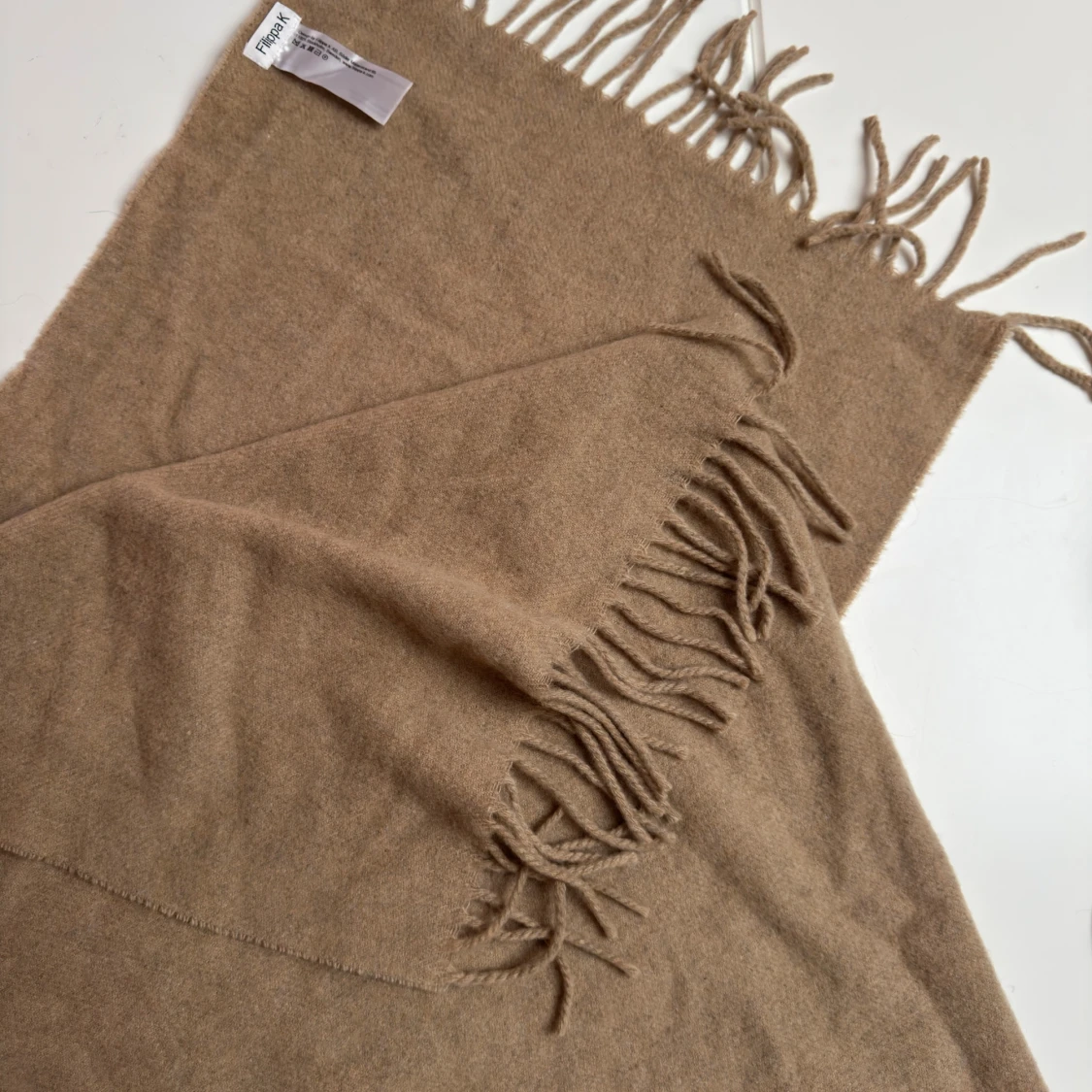 Filippa K halsduk  - 3