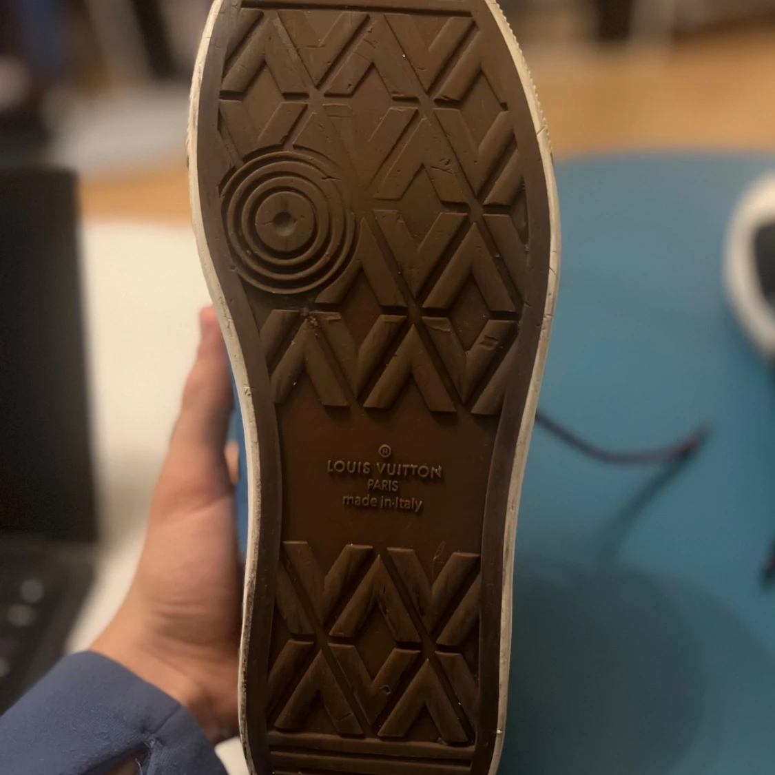 Louis Vuitton sneakers med färgdetaljer - 2