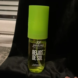 Beijos de sol  - Härlig parfym för sommaren, luktar persikoskal och cocos 🍑🥥