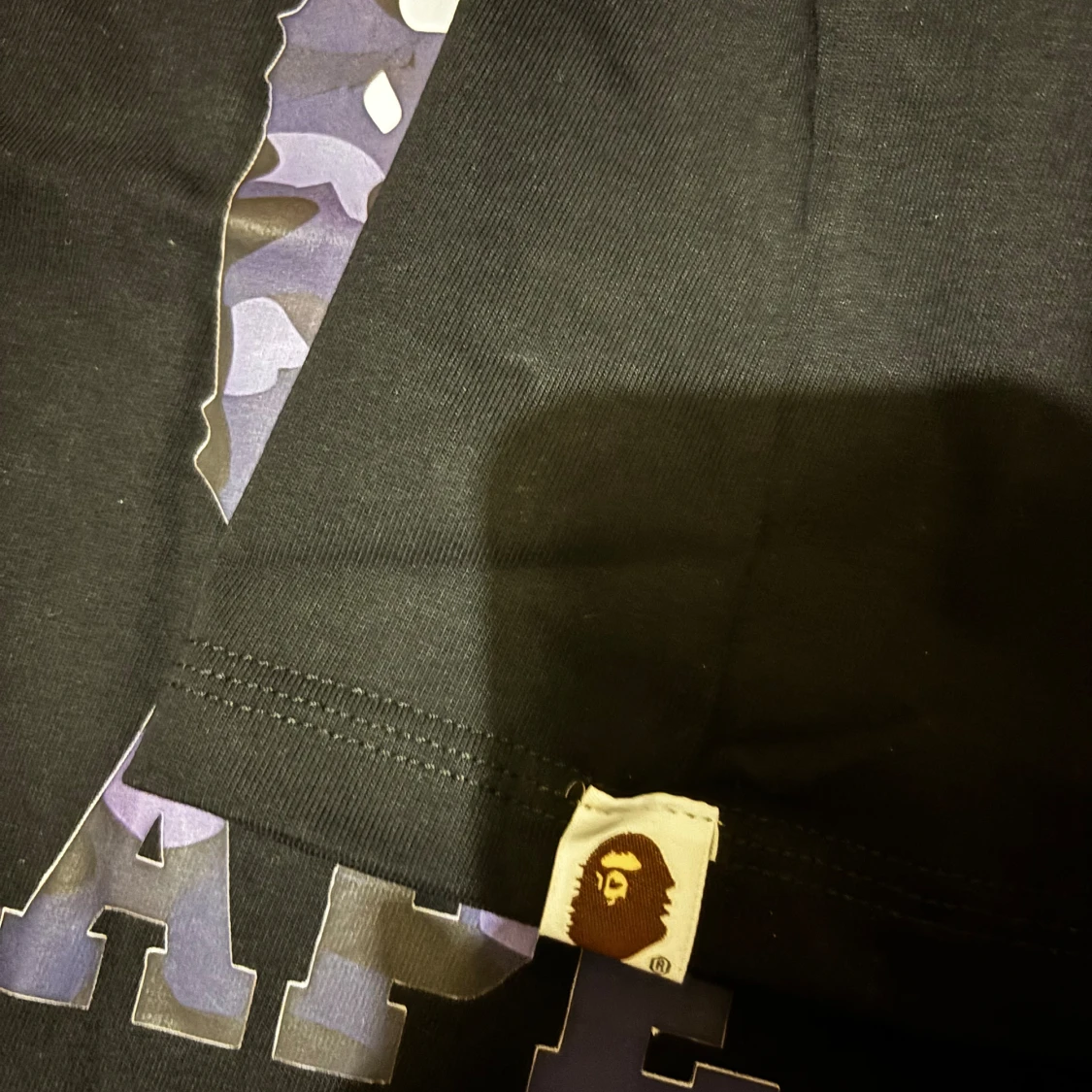 Svart BAPE t-shirt med camo-print - 1