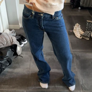 Lågmidjade jeans  - Super fina lågmidjade jeans ifrån Gina tricot💗