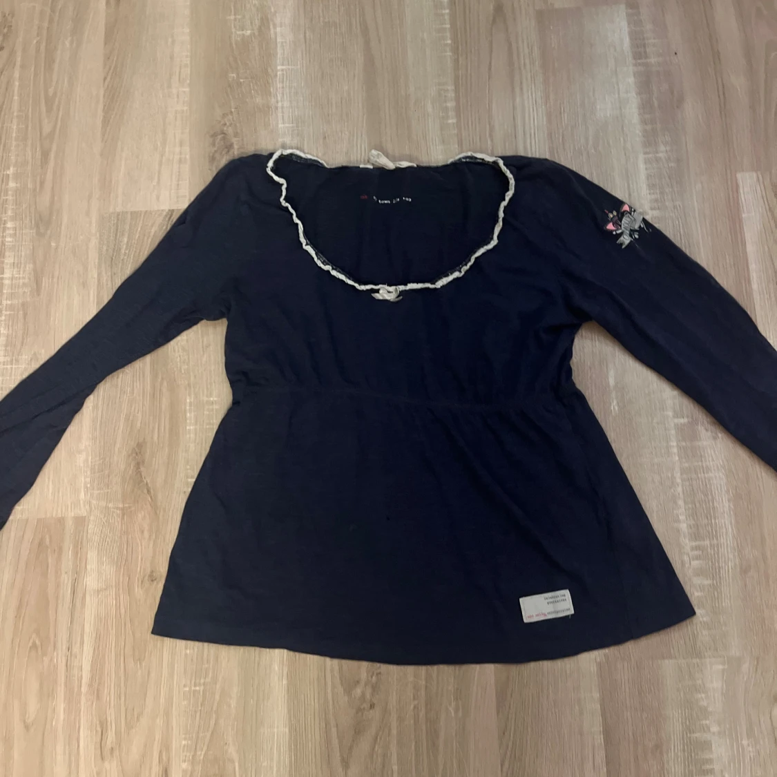 Mörkblå Odd Molly blus med spets - 1