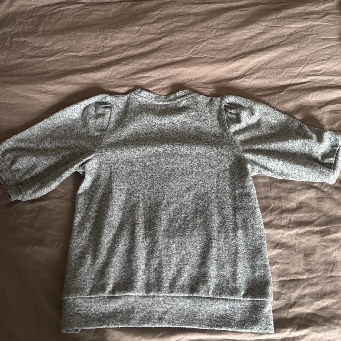 Grå stickad tröja från 157, S - 1