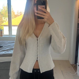 Beige kofta - Superfin tröja i bra skick💗