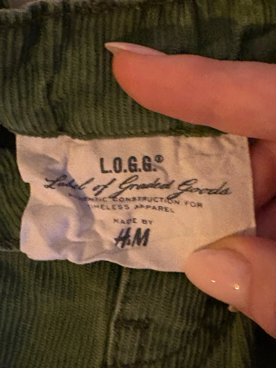 Grön manchesterkjol från H&M L.O.G.G. - 2