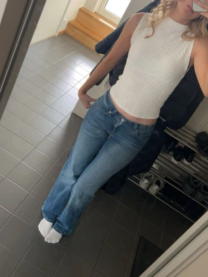 Jeans midwaist - Blå jeans från lager 157 med fickor baktill, storlek xs full length