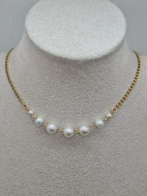 Handgjort halsband inspirerat av Maria Nilsdotter  - Material-rostfritt stål. Liknande Maria Nilsdotters smycke.✏️Beteckningen för rostfritt stål – 201 – en lägre klass, kan reagera snabbare med vatten, parfymer och oxidera.