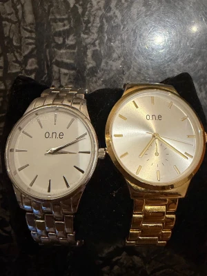 Klocka - Klockor från one, knappt använt. 60kr/st två för 100kr
