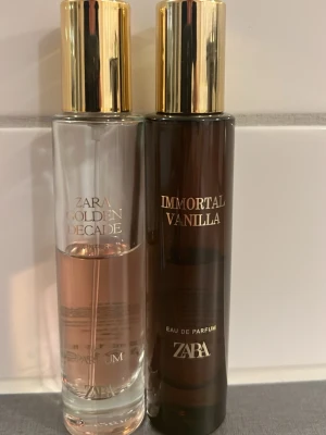ZARA Golden Decade & Immortal Vanilla - Två trendiga Eau de Parfum från ZARA: Golden Decade och Immortal Vanilla. Perfekta för dig som vill ha något stilrent och modernt i parfymhyllan. Snygga flaskor med guldiga detaljer.