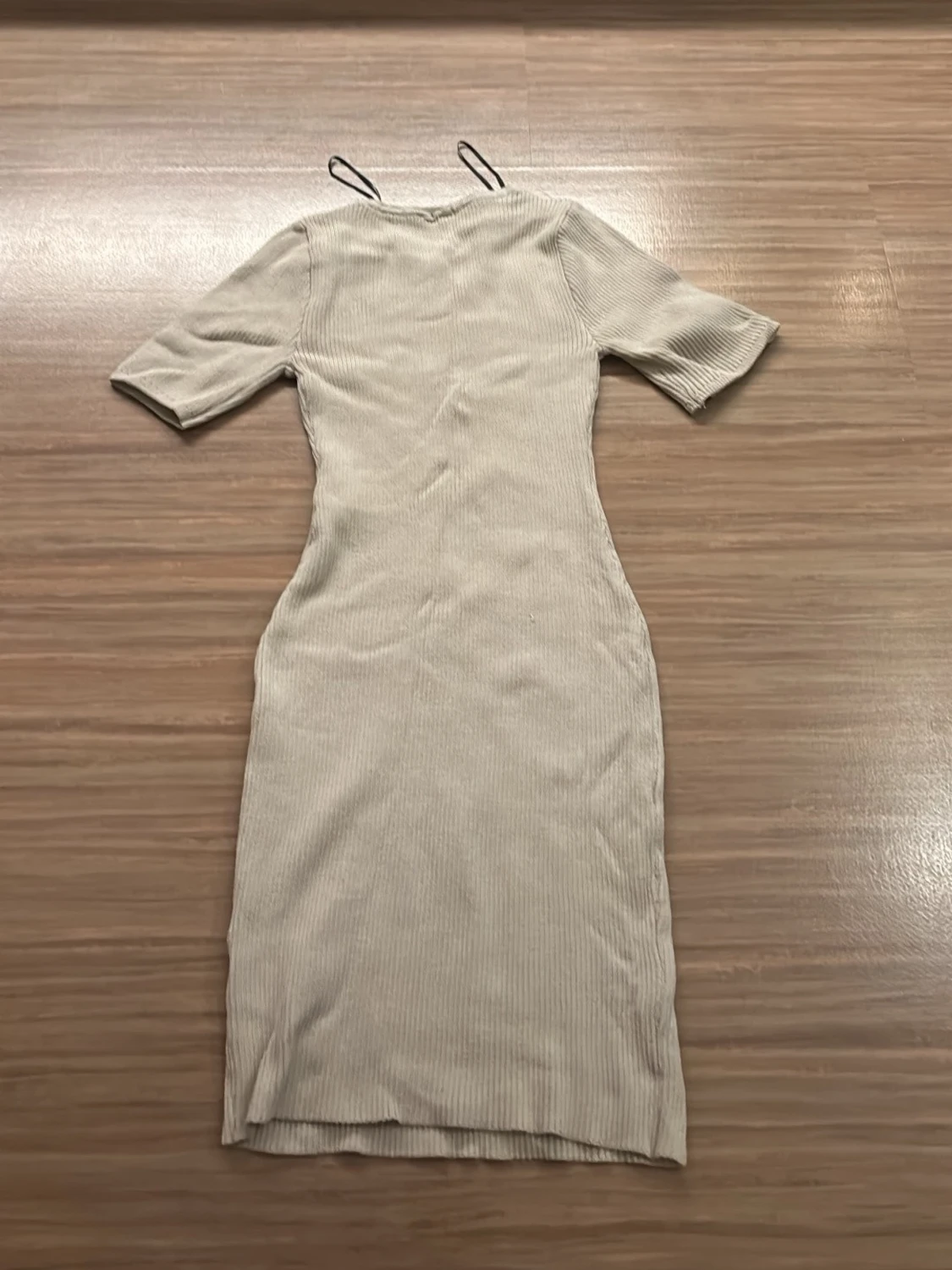 Beige ribbad långklänning - 1