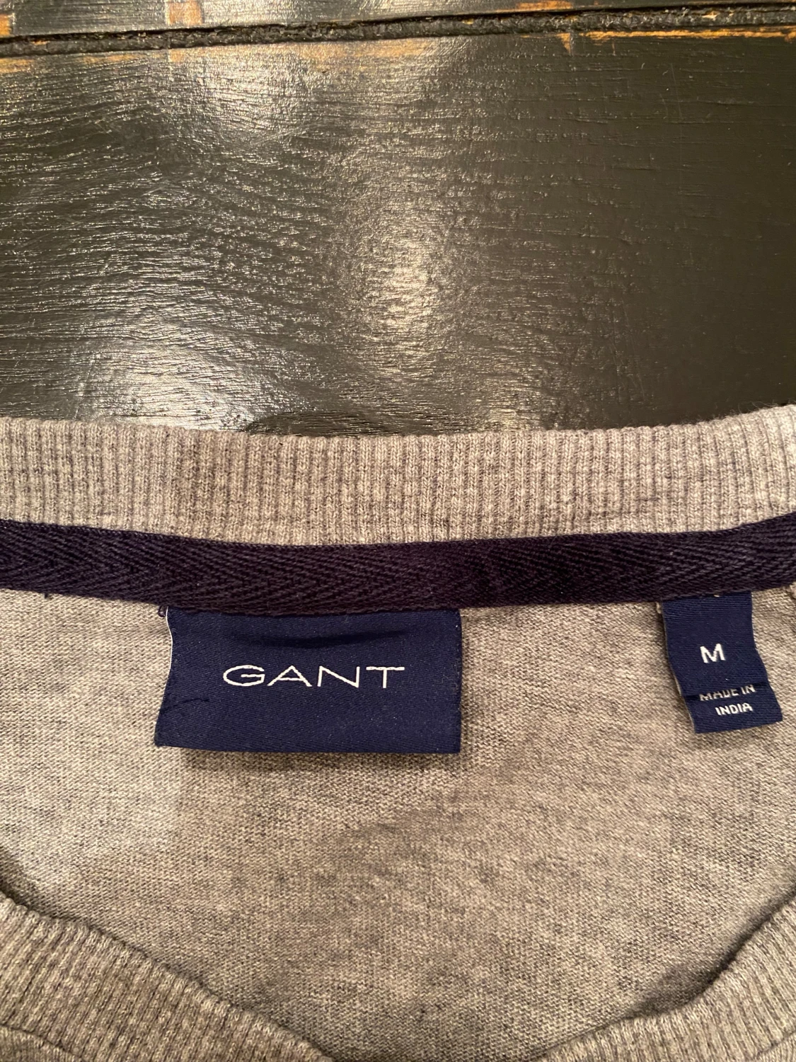 Grå och vit Gant sweatshirt  - 2