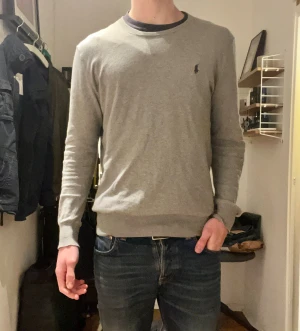 Ralph lauren tröja - Stilren Ralph lauren tröja stickad i bomull och kaschmere | storlek Medium | hör av er vid funderingar!