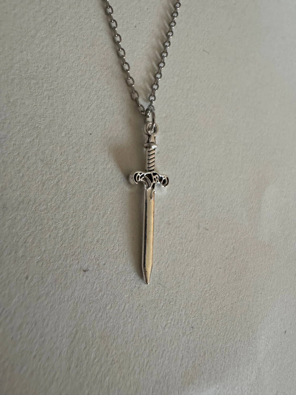 Silverhalsband mindre svärd  - 1