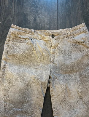 Leopard jeans - Säljer ett par feta jeans! Nästan aldrig använda 