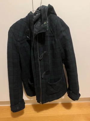 Hm jacka - Använd några gånger. Säljs inte längre. Jätte snygg!!!