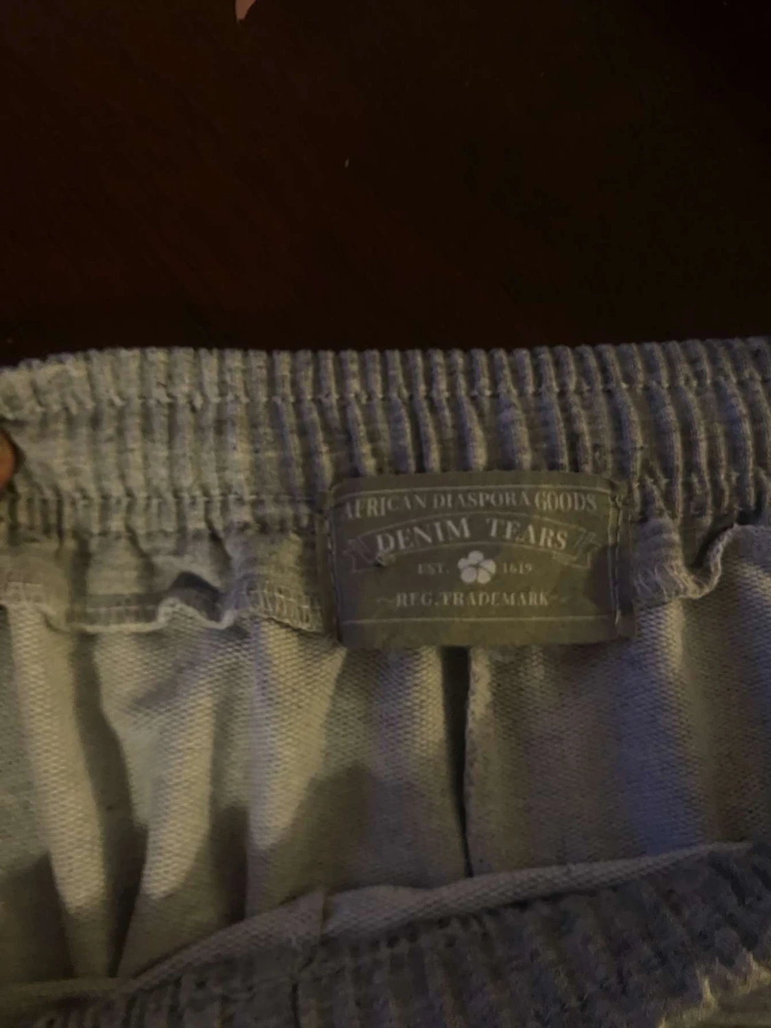 Grå shorts från Denim Tears med blommor - 1