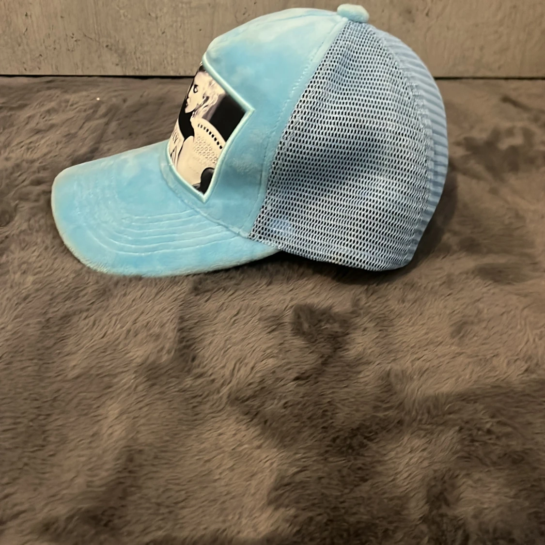  Jag säljer en blå skön keps  - 3