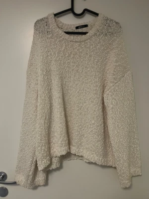 Stickad overzized tröja  - Jättefin och aldrig använd