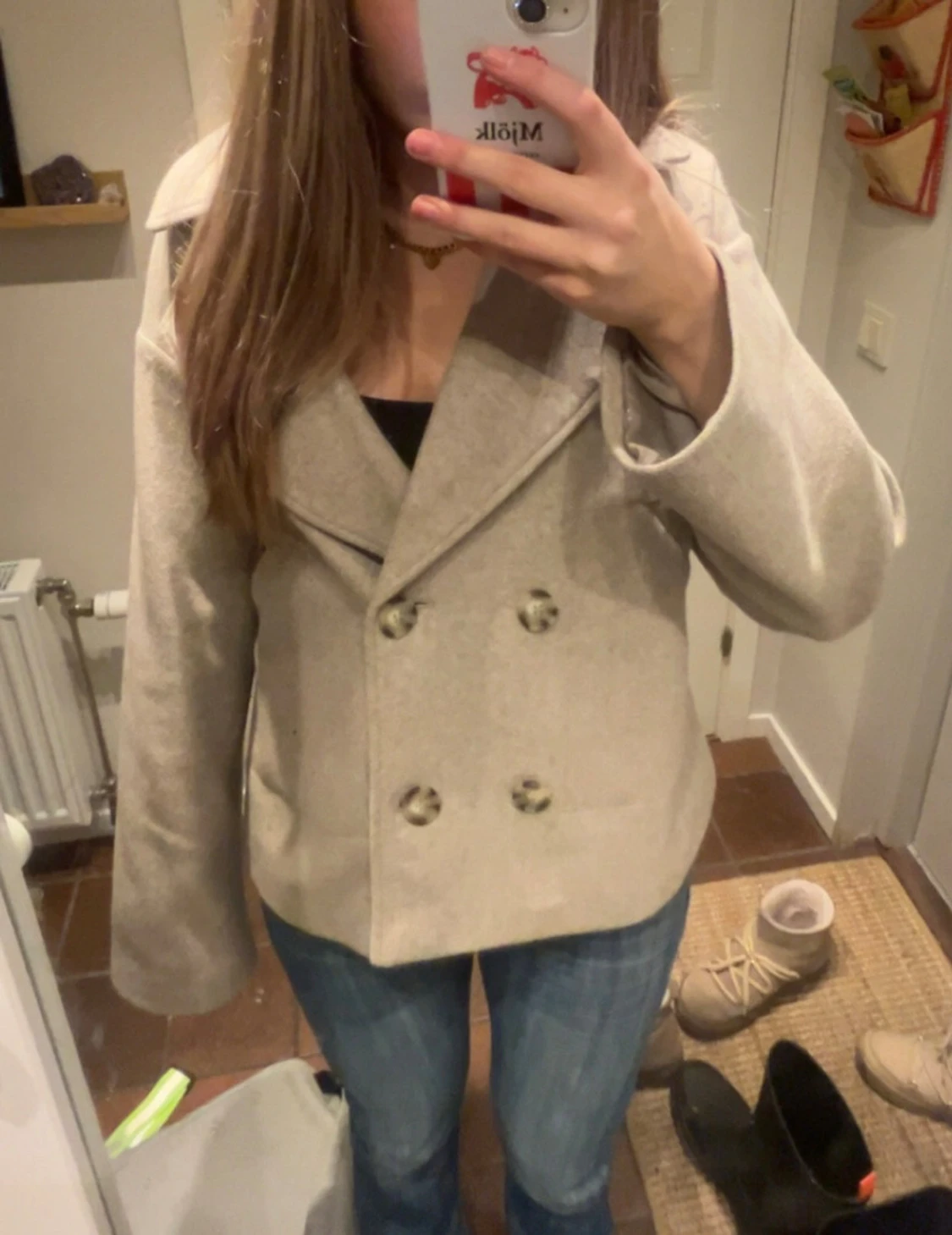 Beige kappa från only med stora knappar