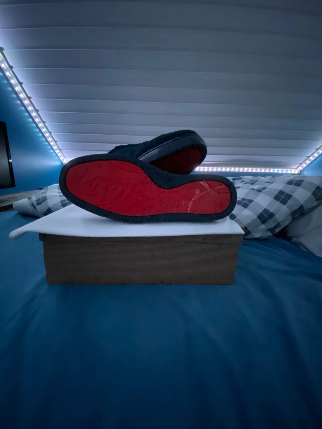 Christian Louboutin mörkblå