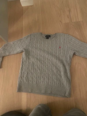 Den dne - Den är skön och varm riktigt nice till en kall dag .Priset kan diskuteras 