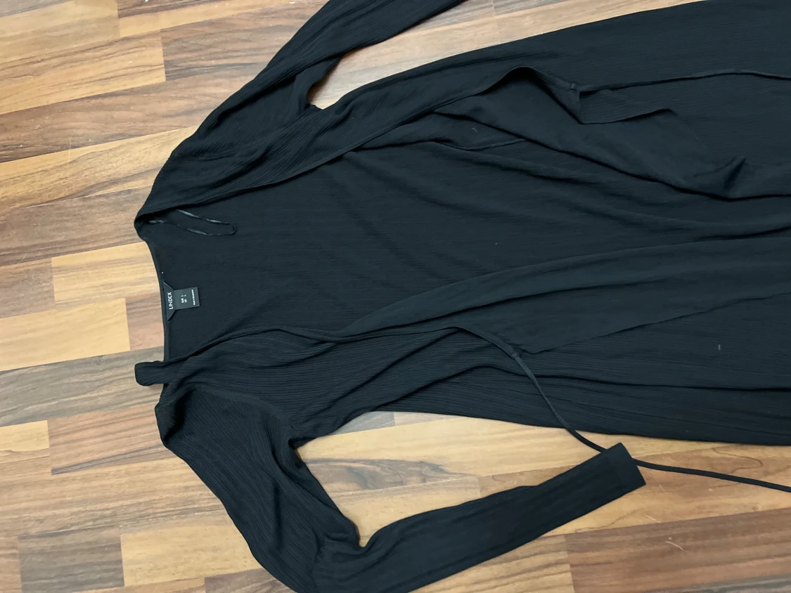 Svart omlottklänning från Lindex - 1