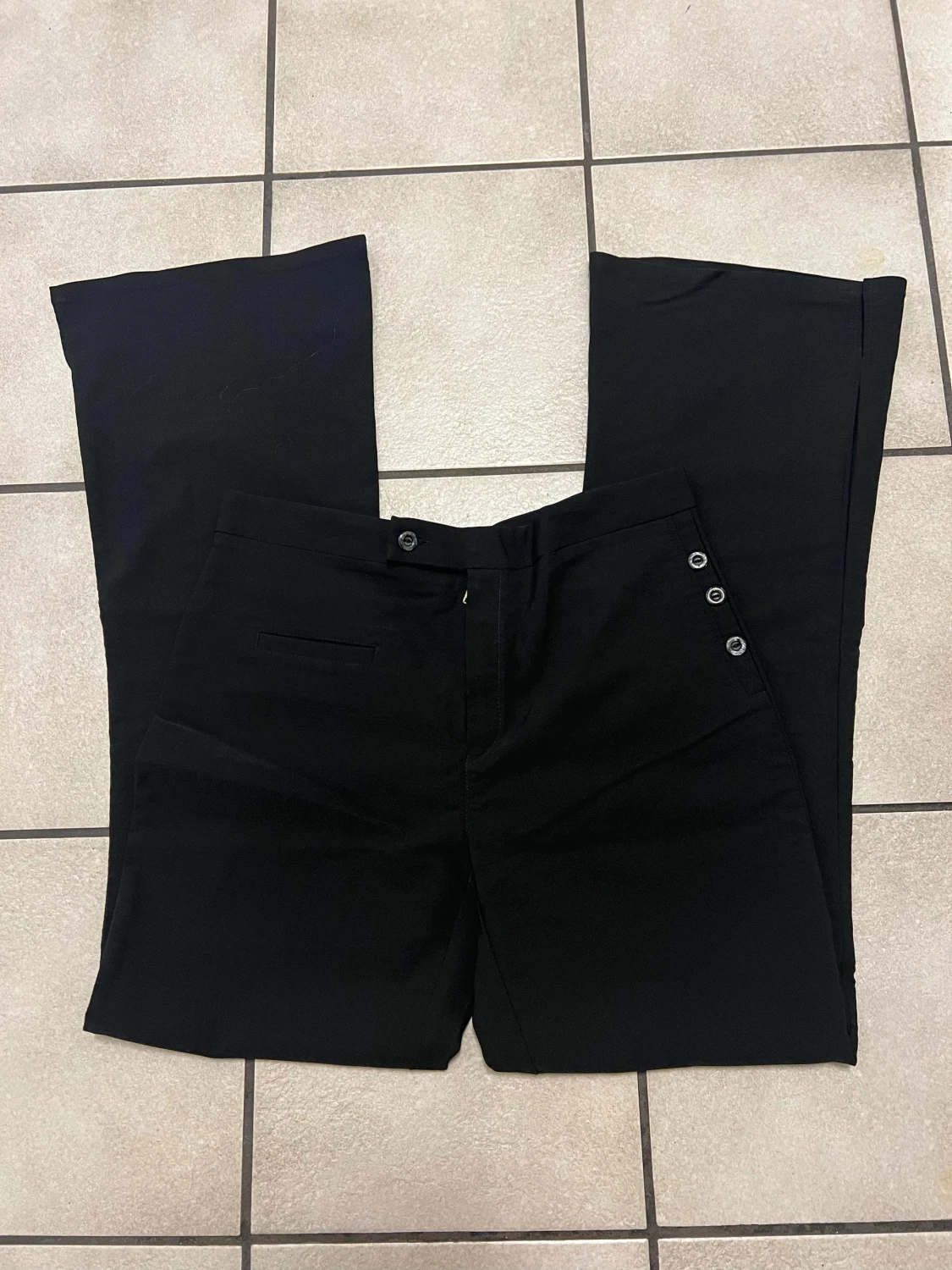 Stretchiga byxor bootscut storlek L, Midja 76-82 cm, oanvända