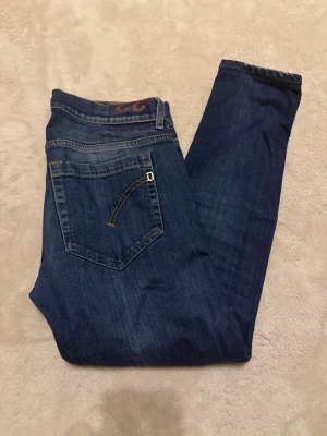 Dondup George Med Slitningar - Säljer domhär feta dondup george i W32 hör av dig om du är intresserad