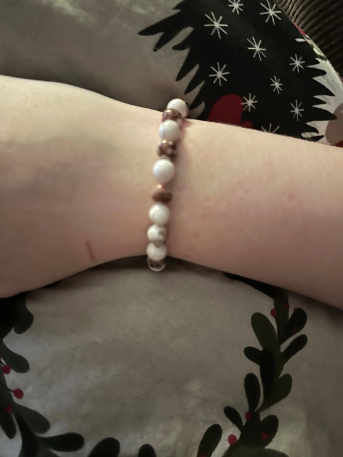 Brunt och vitt pärlarmband - 1
