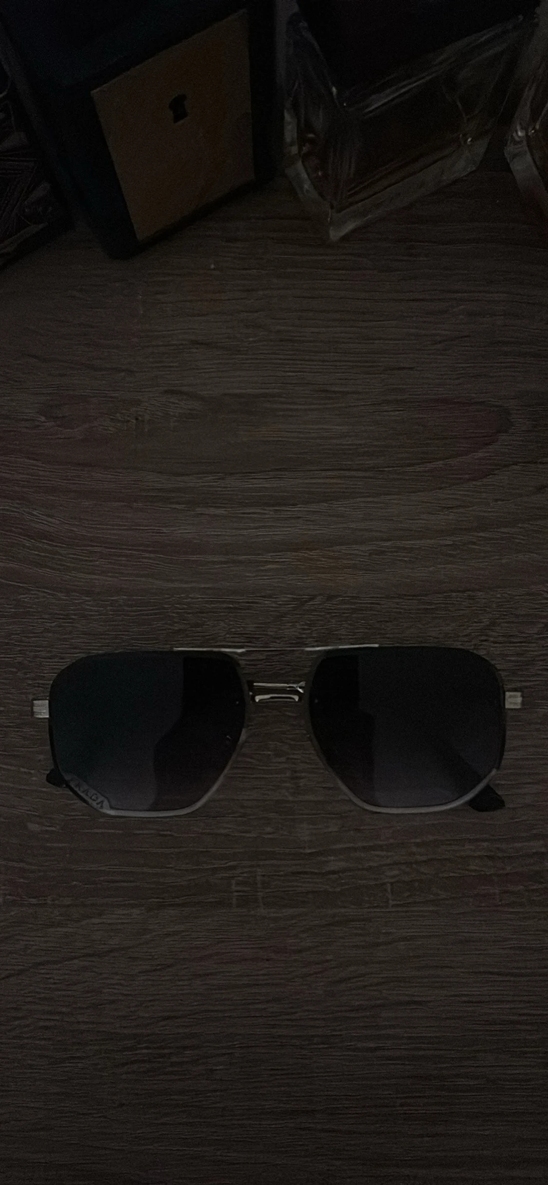 Svarta solglasögon från Prada