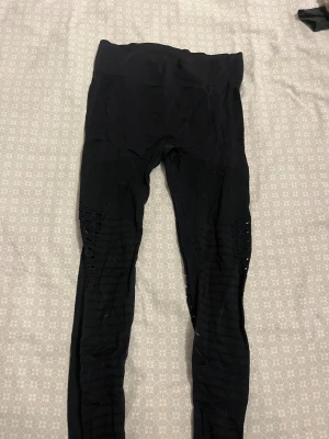 Träningsbyxor - Svarta träningsbyxor, bra skick