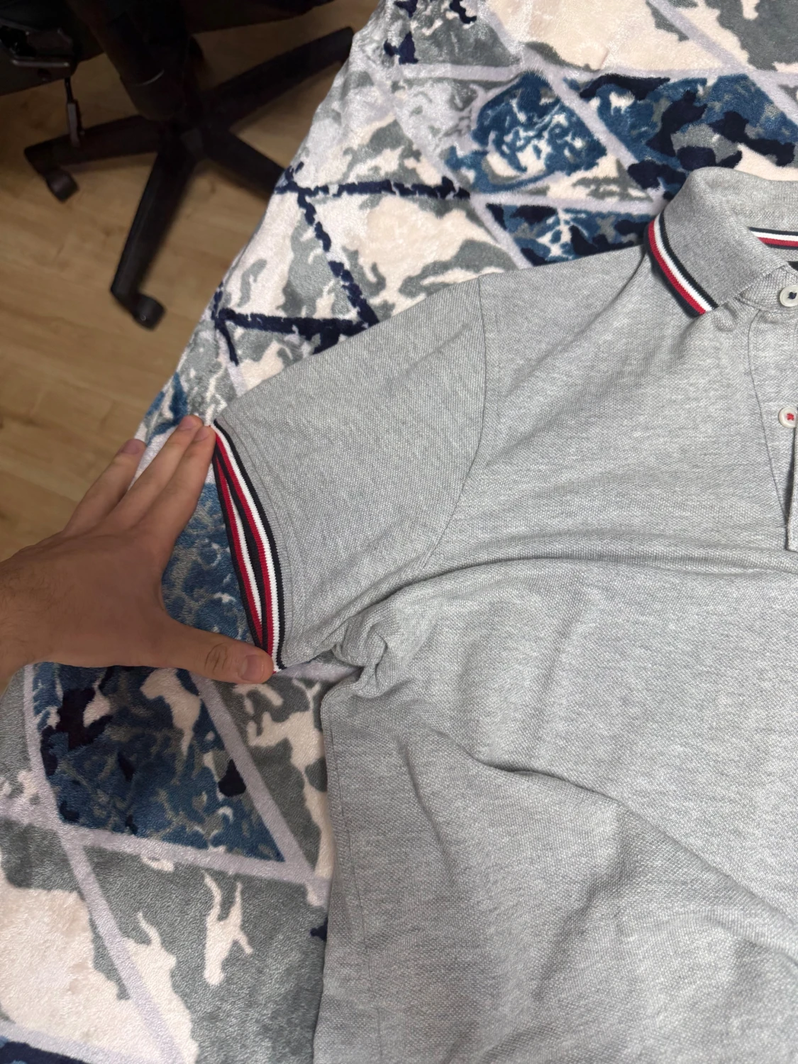 Grå polotopp från Tommy Hilfiger XS - 2