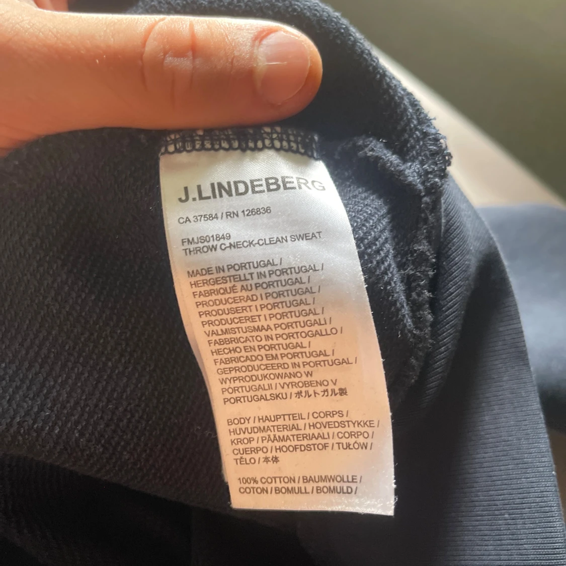 Mörkblå sweatshirt från J.Lindeberg - 4