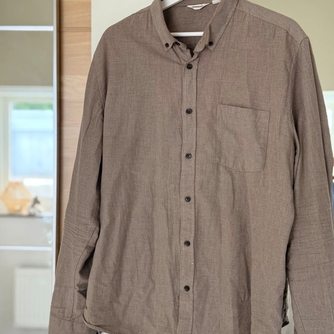Brun långärmad skjorta i bomull