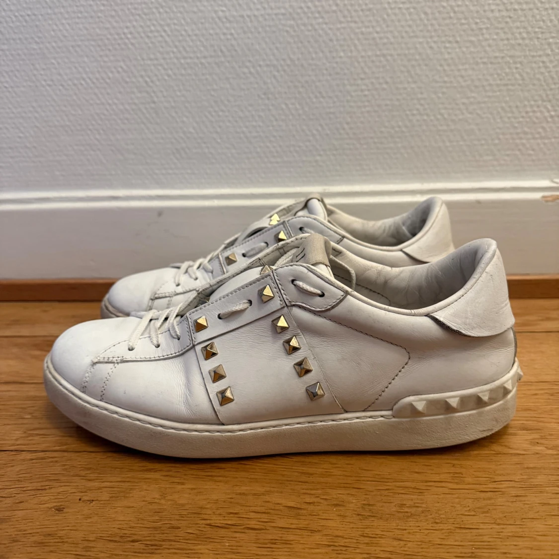 Valentino rockstud sneakers 