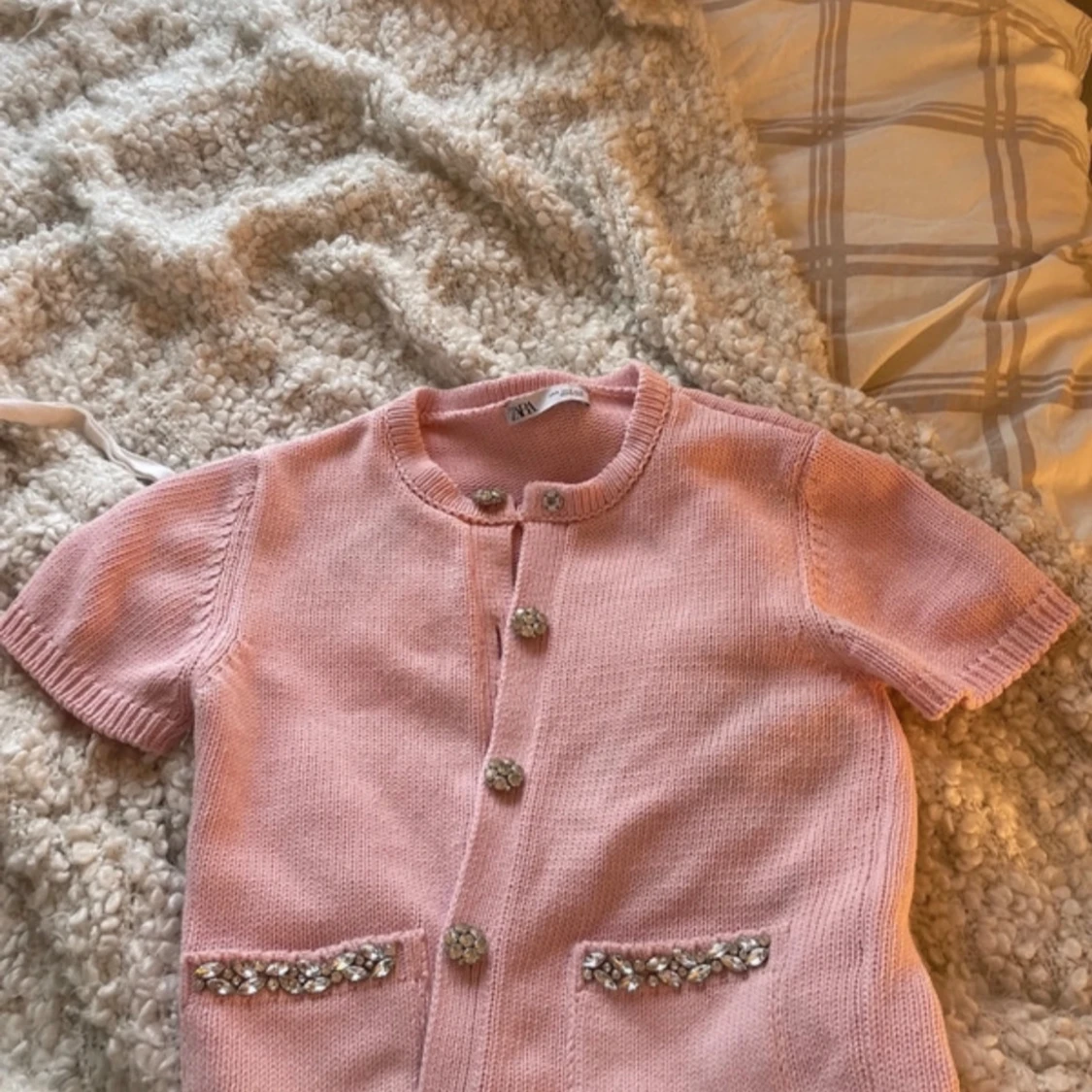 Rosa stickad kofta från Zara med pärlor - 1