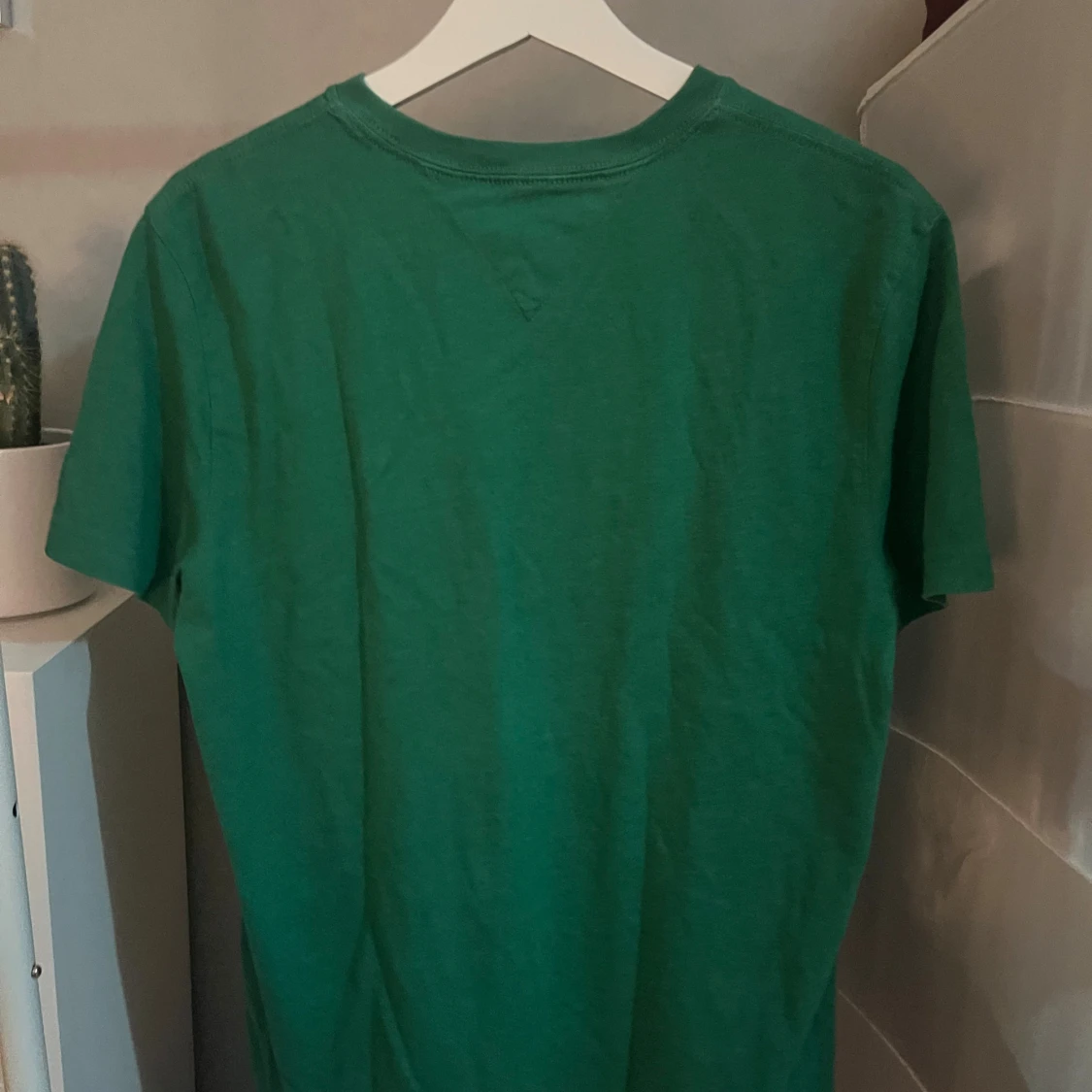 Grön t-shirt från Tommy Hilfiger - 1