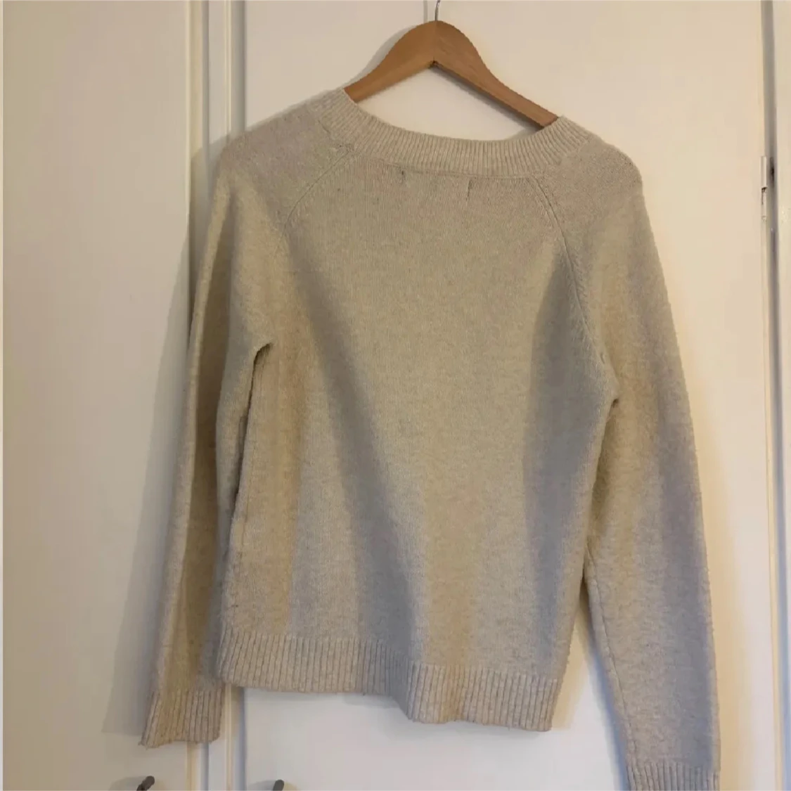 Stickad tröja  - 1